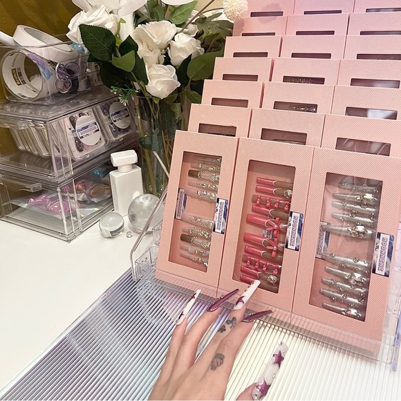 MOONNiNi XL handmade press on nails w/toolkit - Picture 3 of 9